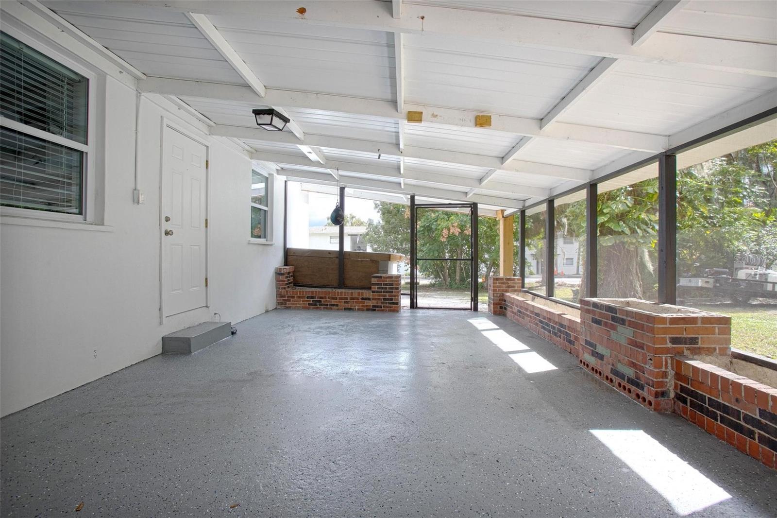 BALLARDS IN BLK 08 HOWRYS ADD DELAND - Residential