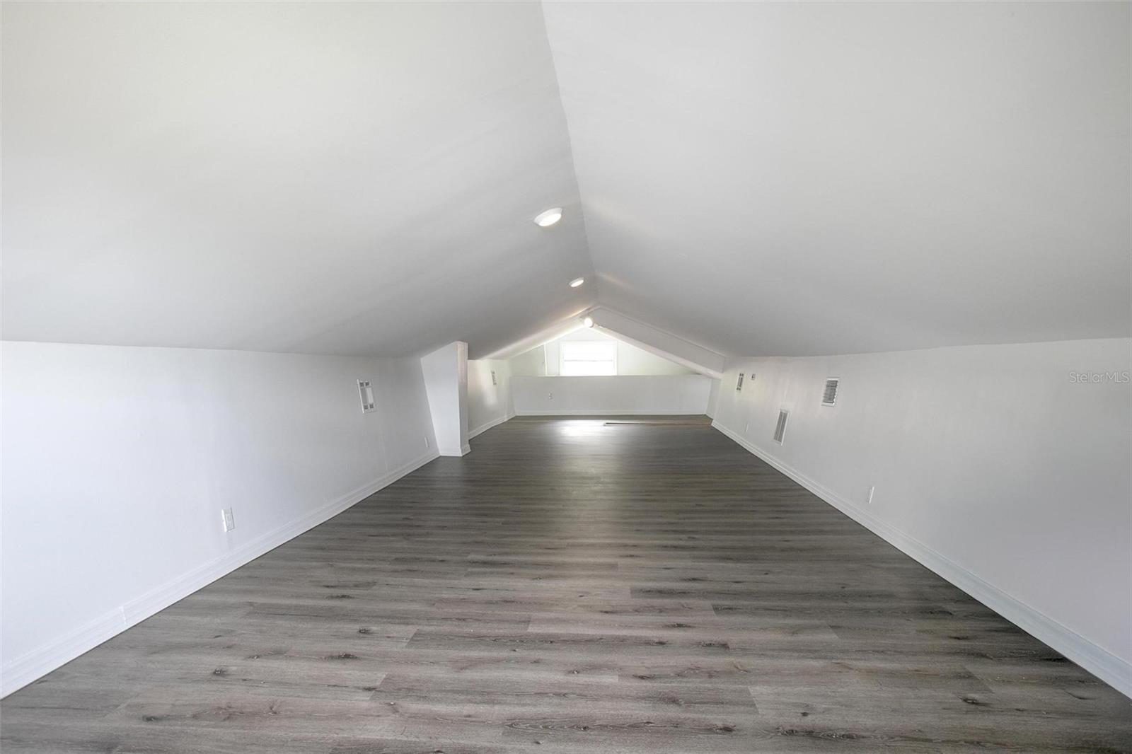 BALLARDS IN BLK 08 HOWRYS ADD DELAND - Residential