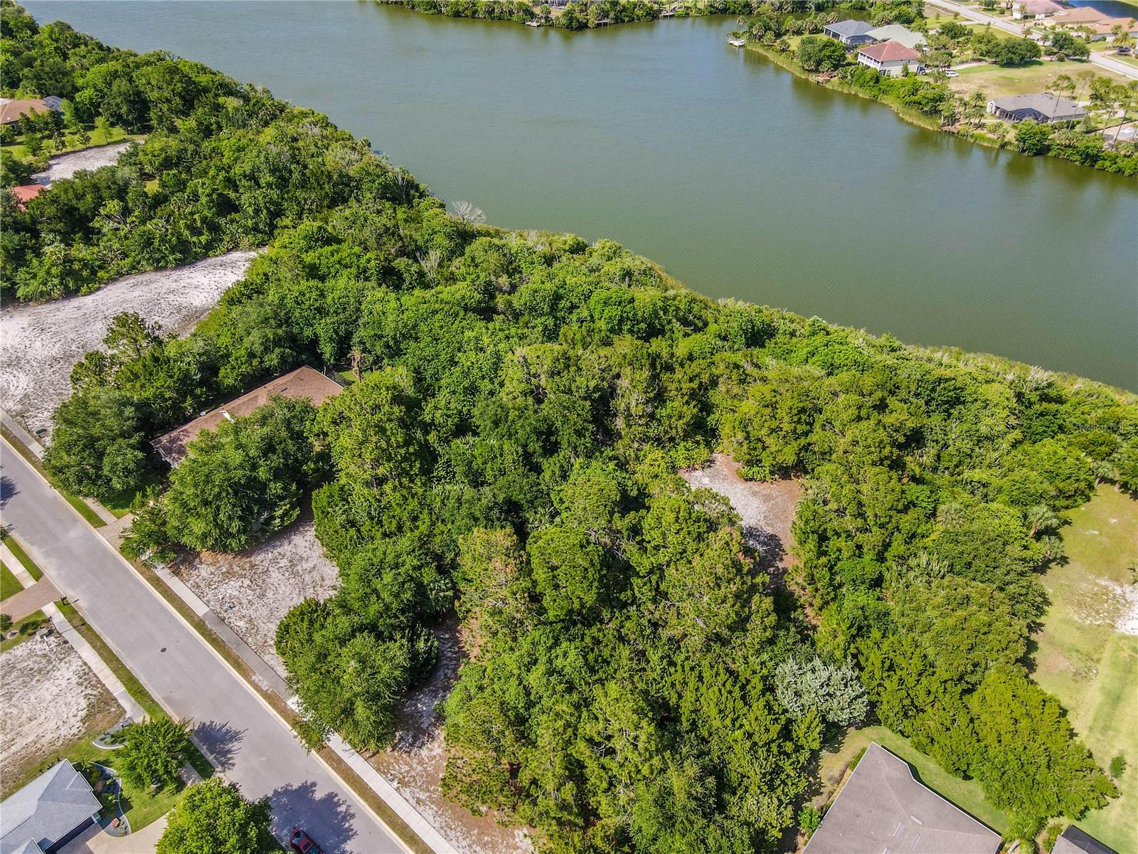 22 N LAKEWALK DRIVE