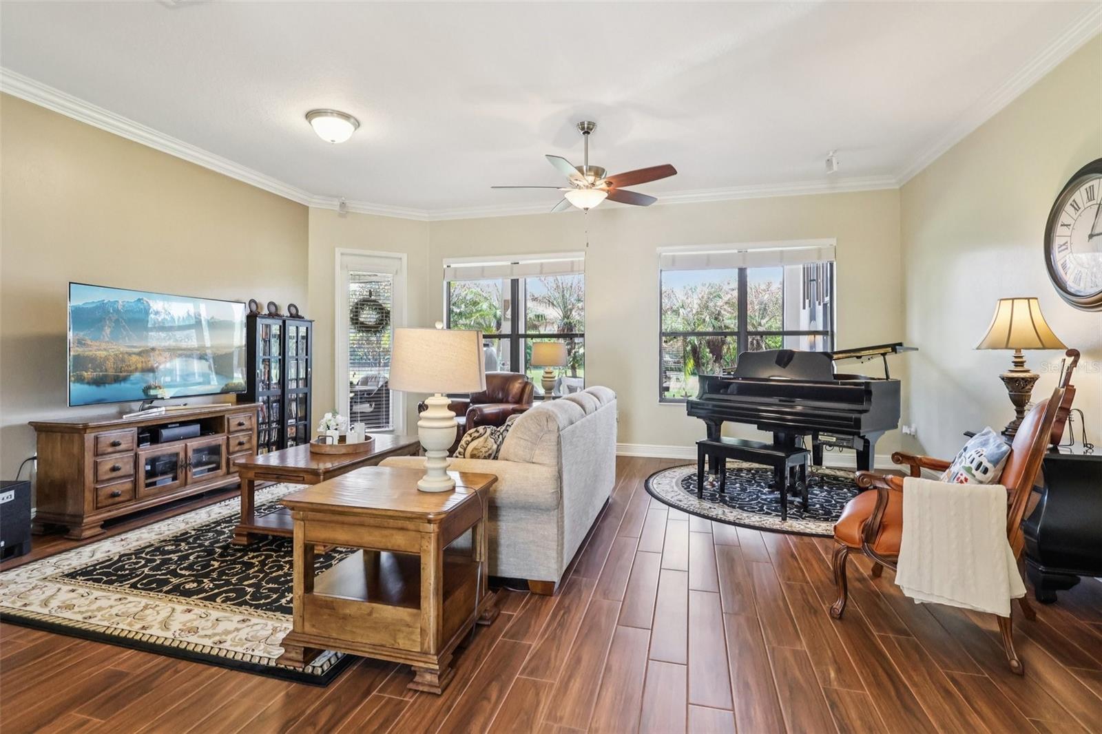 235 INDIAN WELLS AVENUE