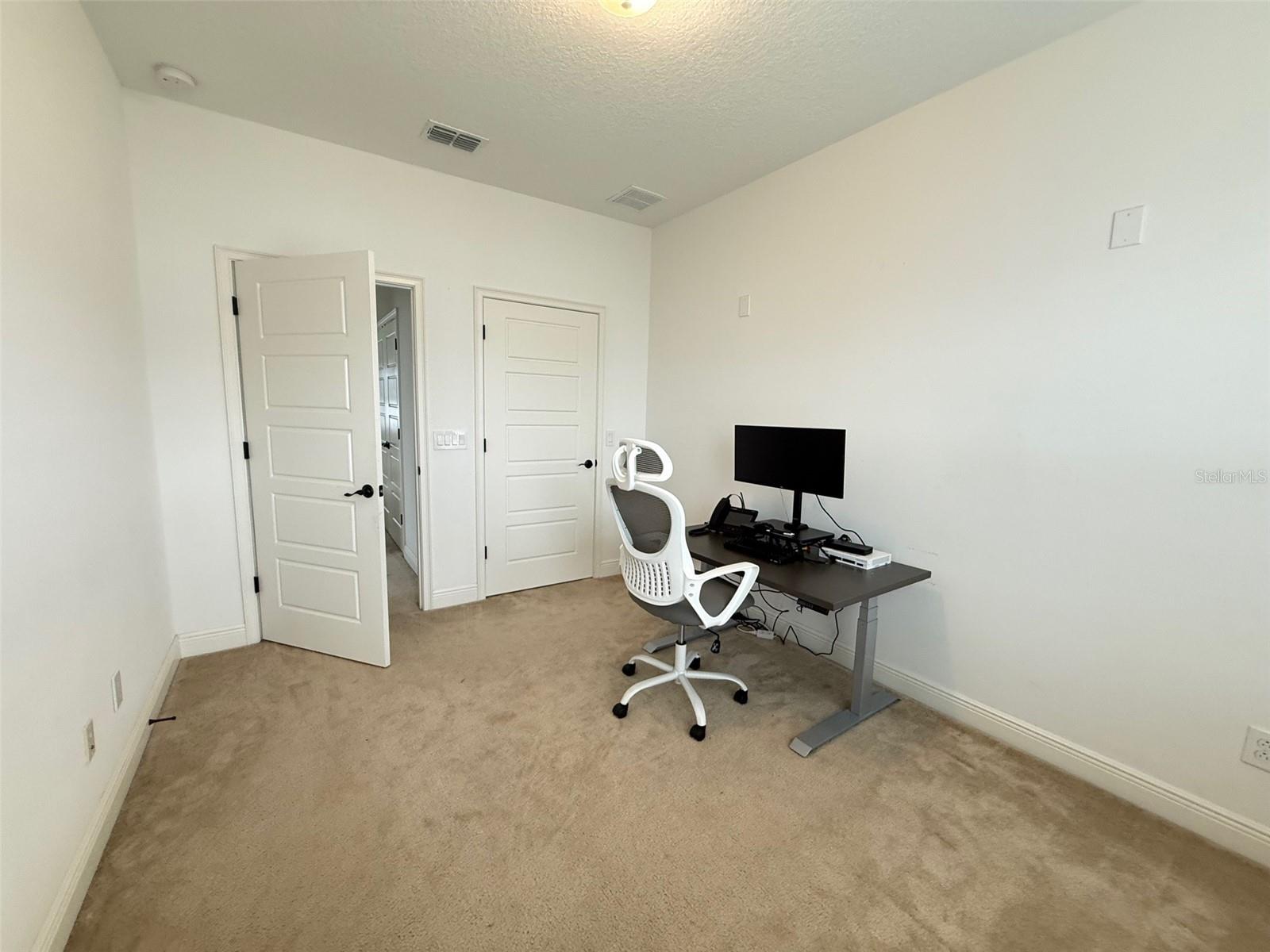 LAUREATE PARK NBRHD CENTER PH 1 - Residential