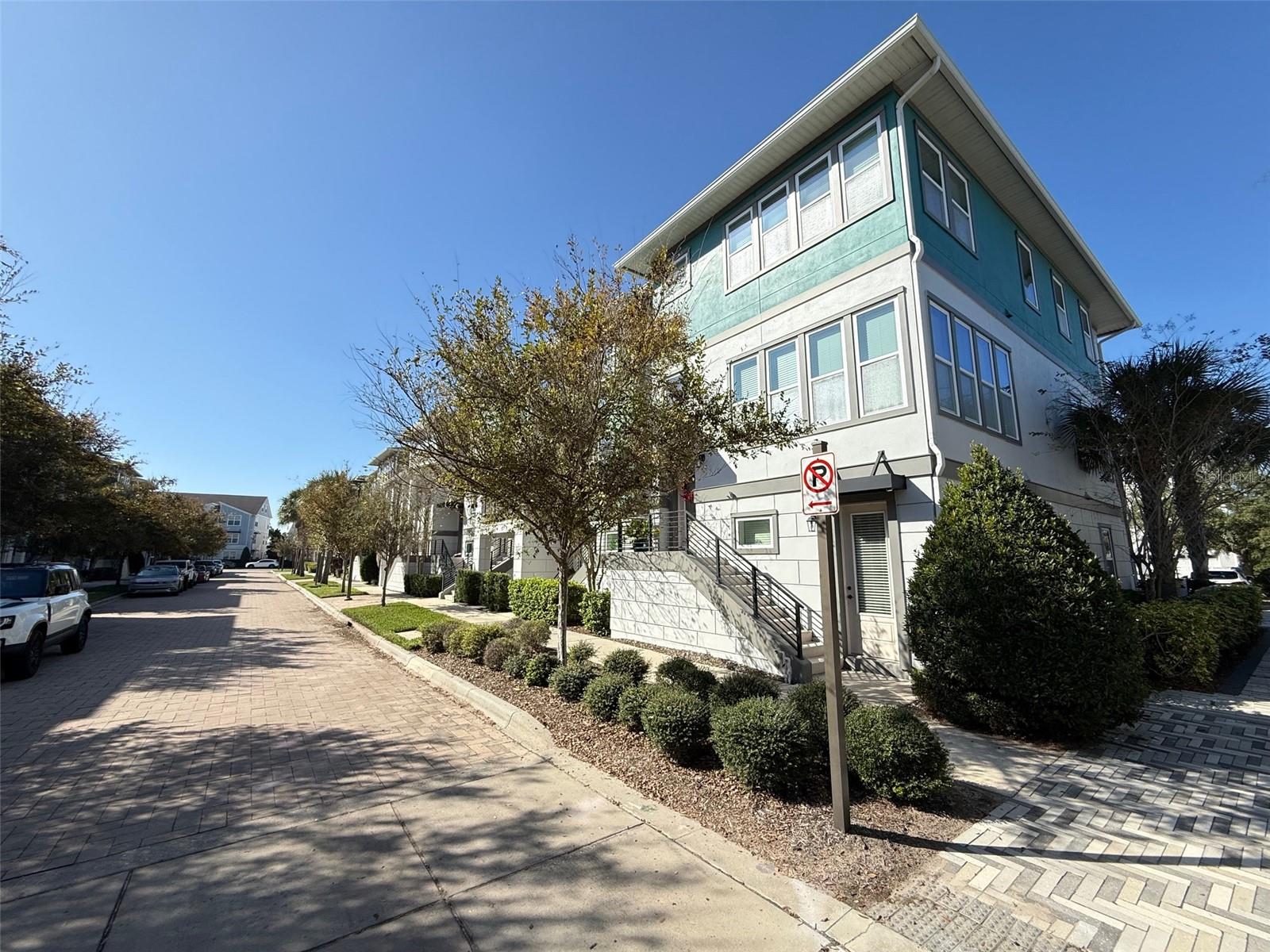 LAUREATE PARK NBRHD CENTER PH 1 - Residential