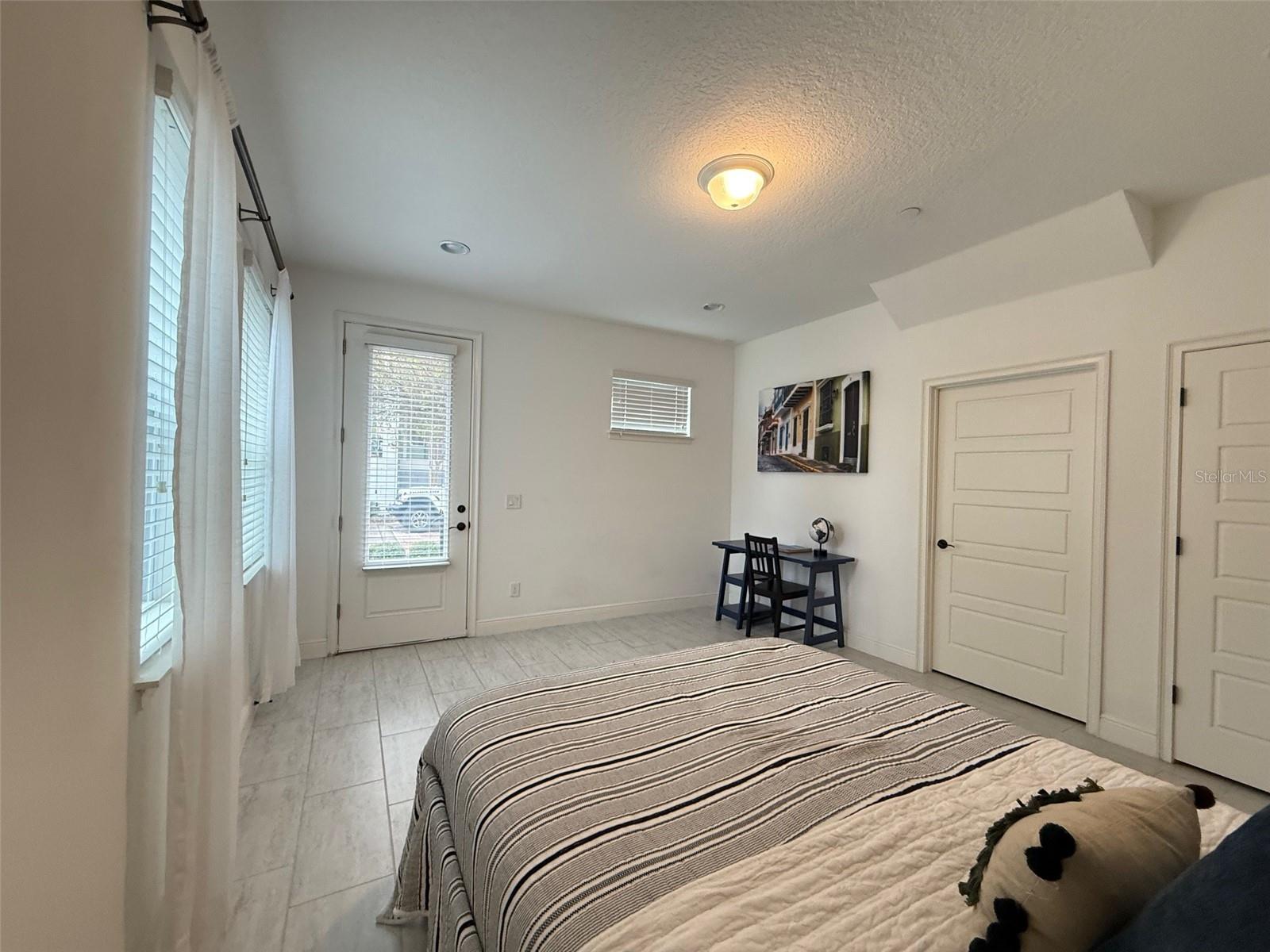 LAUREATE PARK NBRHD CENTER PH 1 - Residential