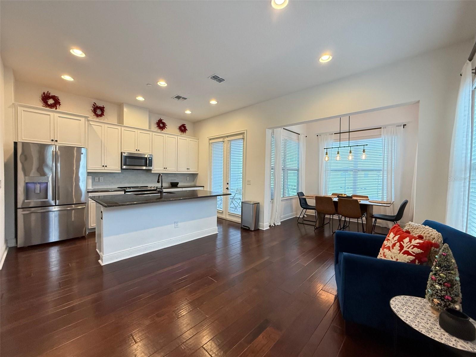 LAUREATE PARK NBRHD CENTER PH 1 - Residential