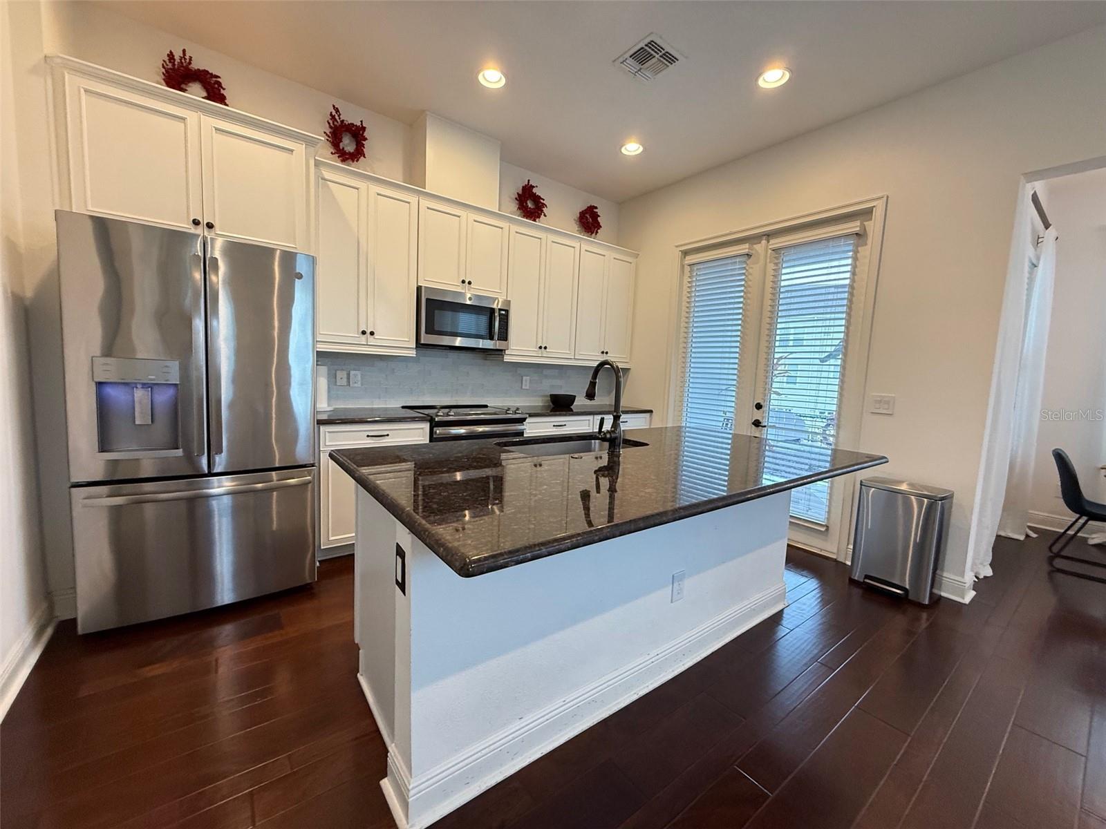 LAUREATE PARK NBRHD CENTER PH 1 - Residential