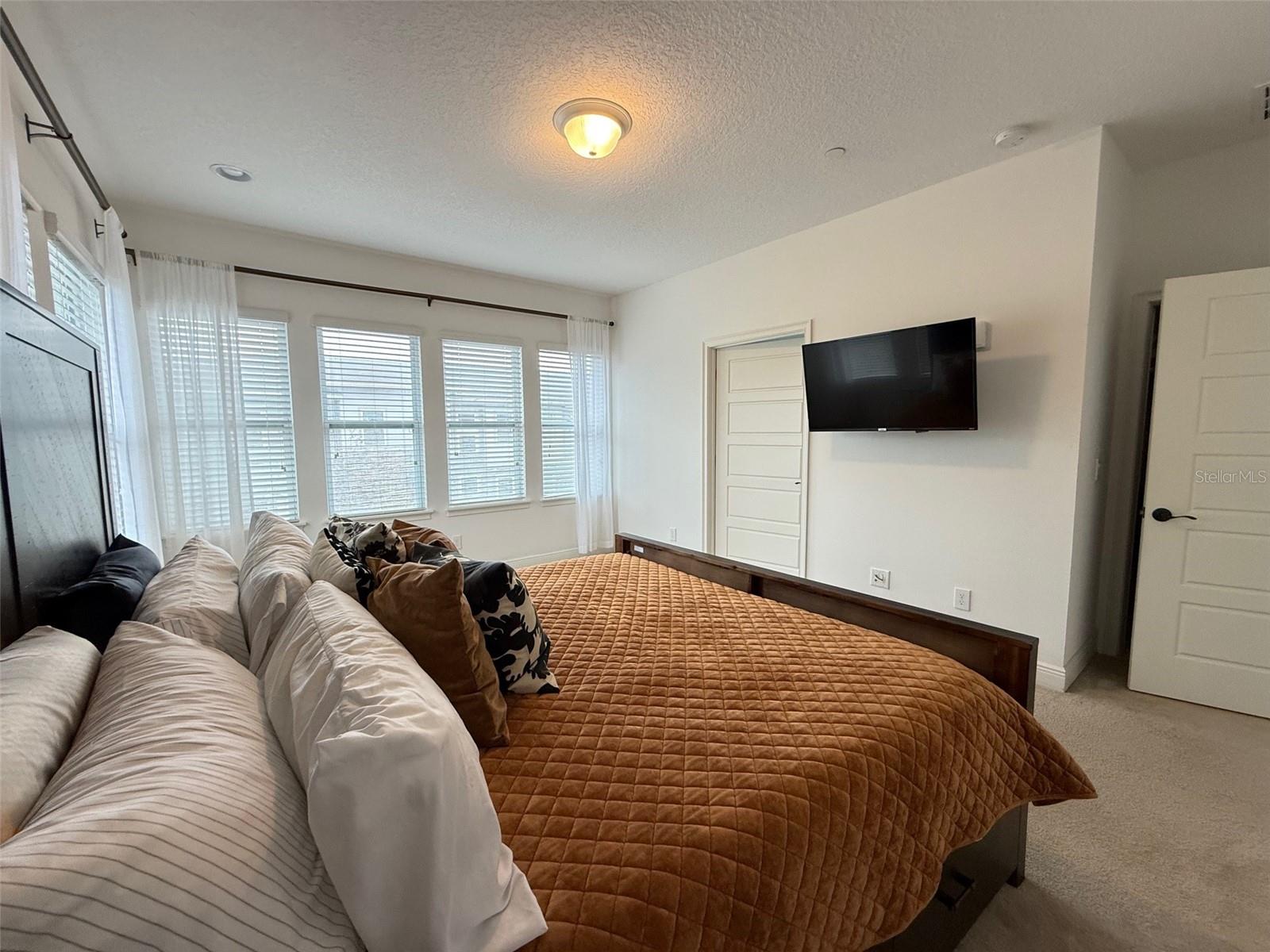 LAUREATE PARK NBRHD CENTER PH 1 - Residential