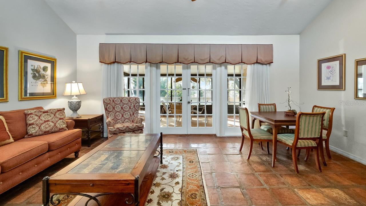 HOWEY MISSION SANTA CRUZ CONDO - Residential