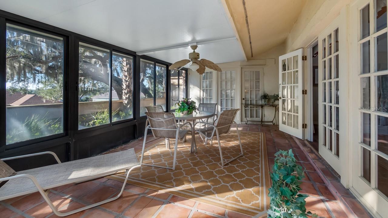 HOWEY MISSION SANTA CRUZ CONDO - Residential