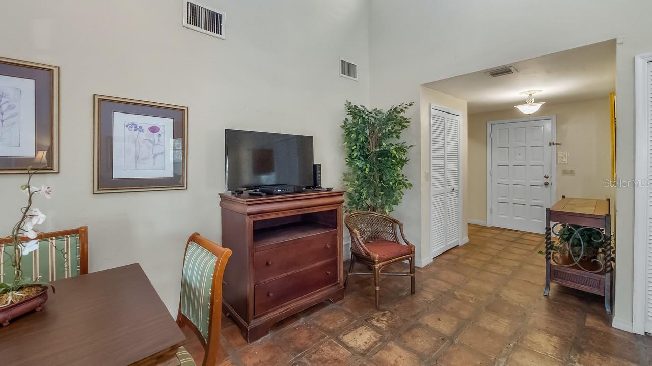 HOWEY MISSION SANTA CRUZ CONDO - Residential