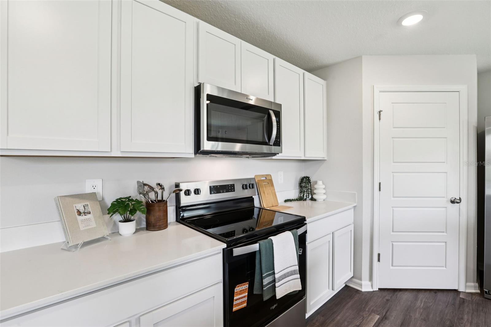 MAGNOLIA POINTE - Residential