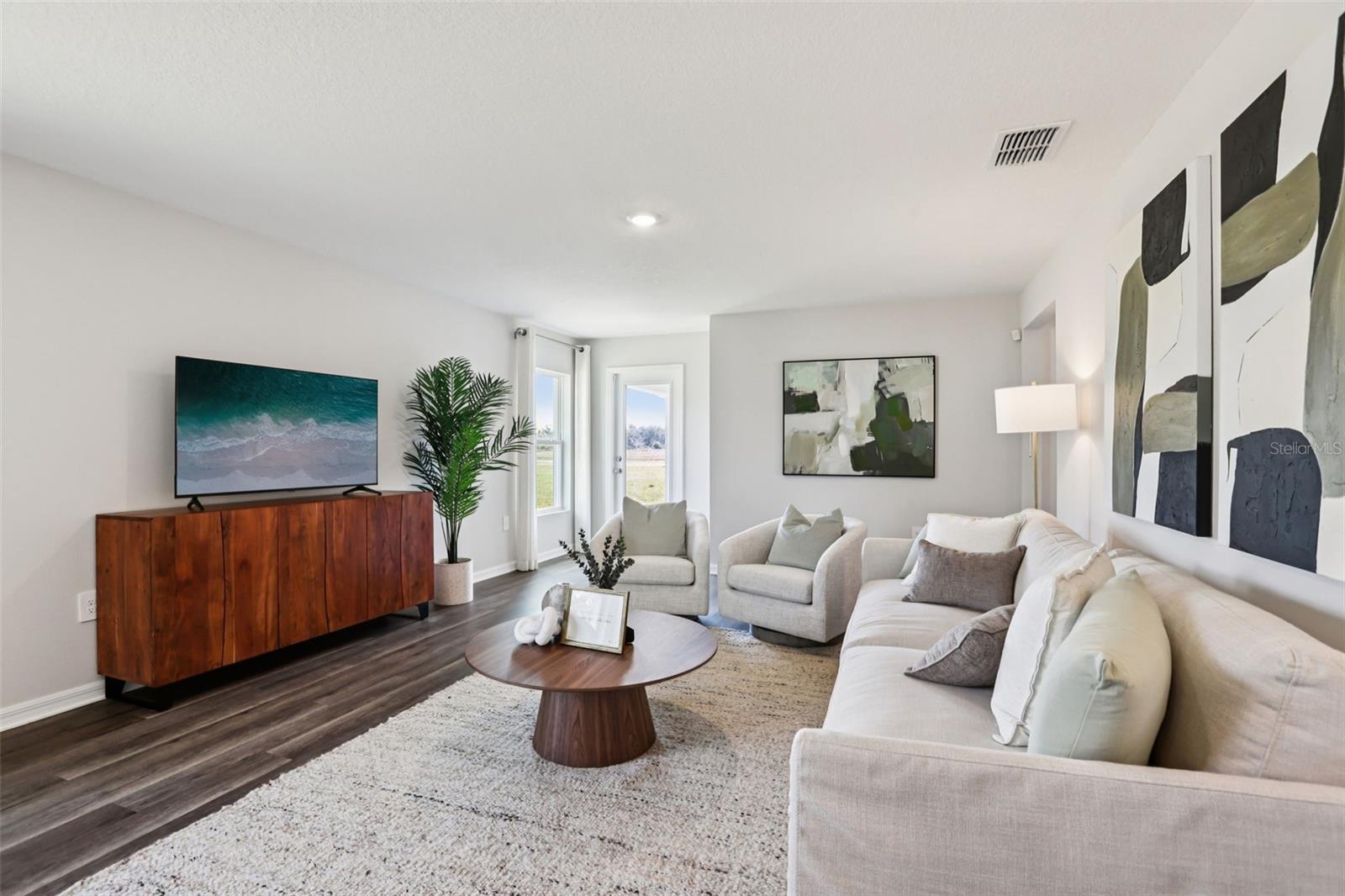 MAGNOLIA POINTE - Residential