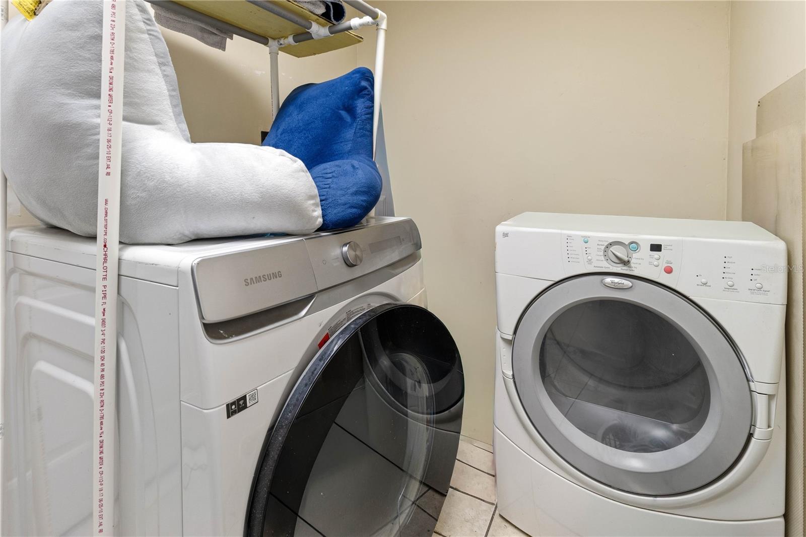 EDGEWOOD PARK - Residential