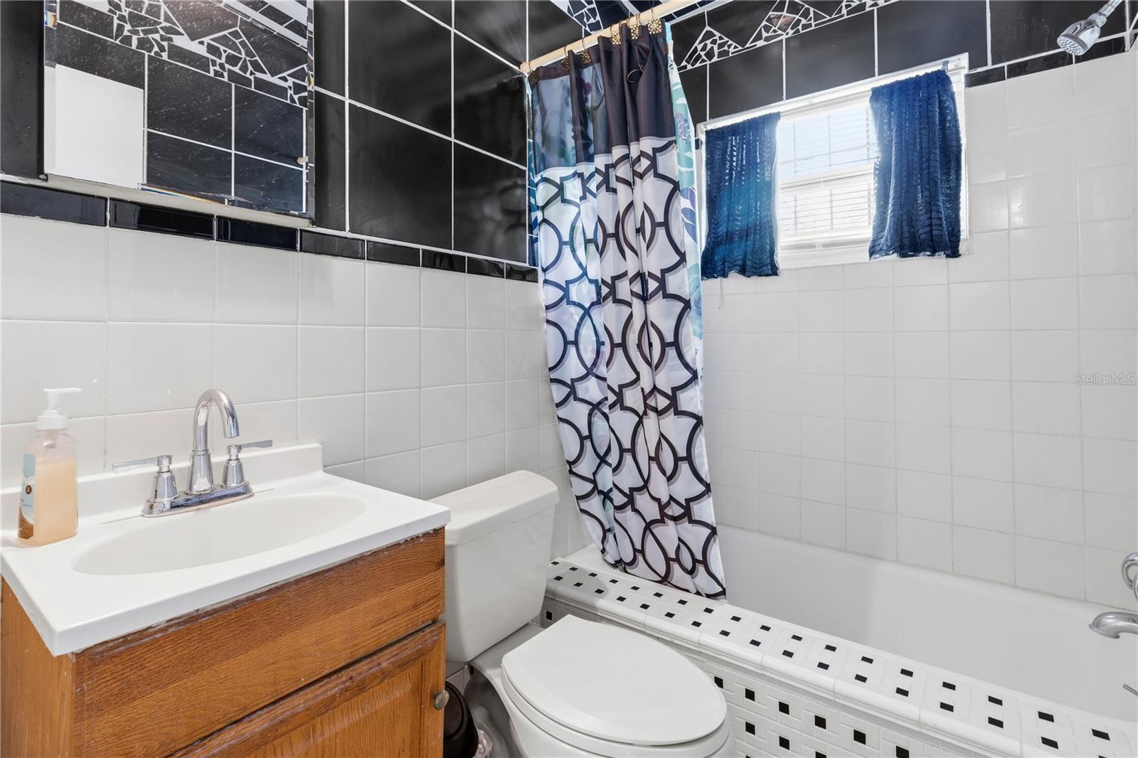 EDGEWOOD PARK - Residential