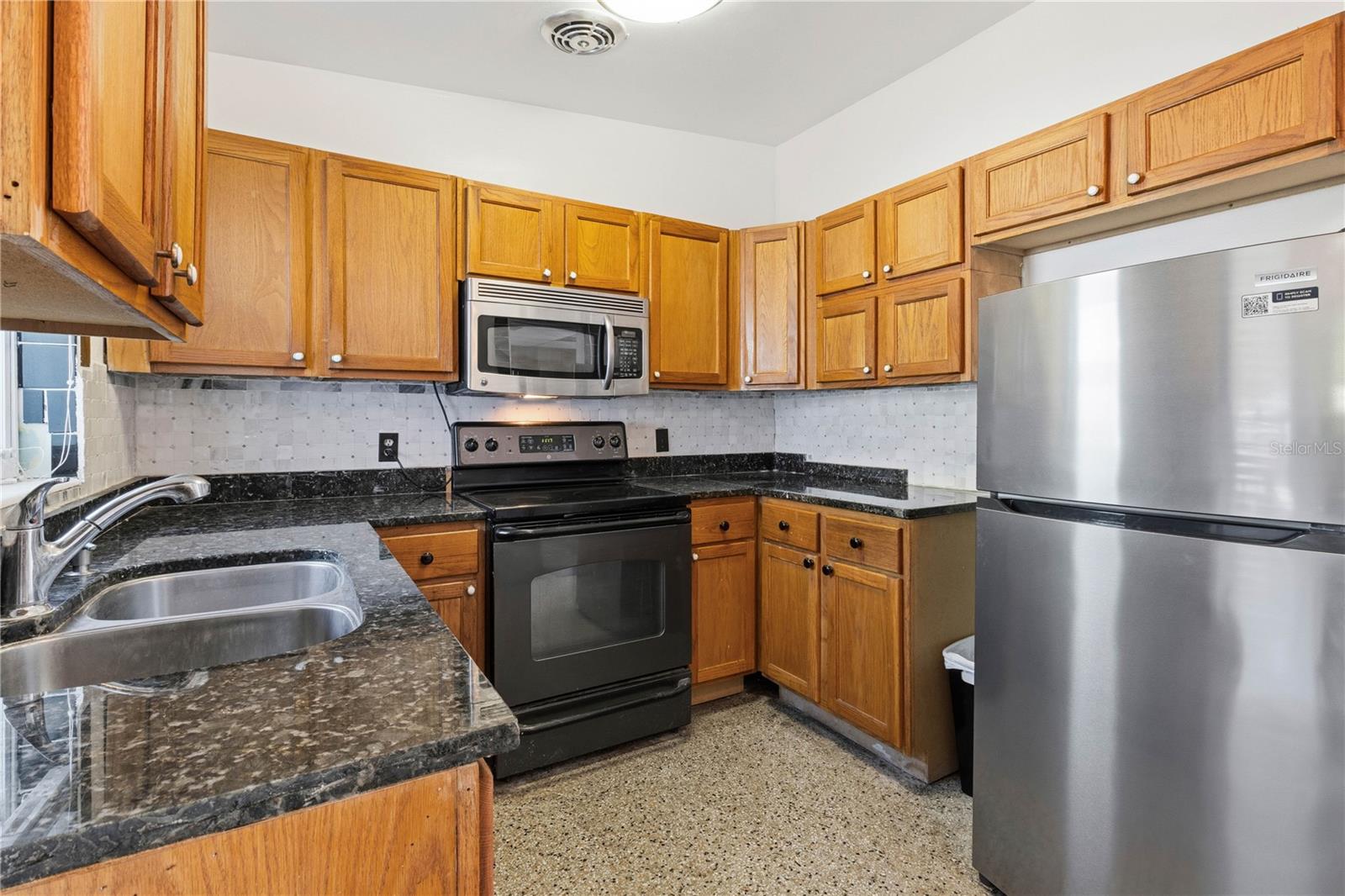 EDGEWOOD PARK - Residential