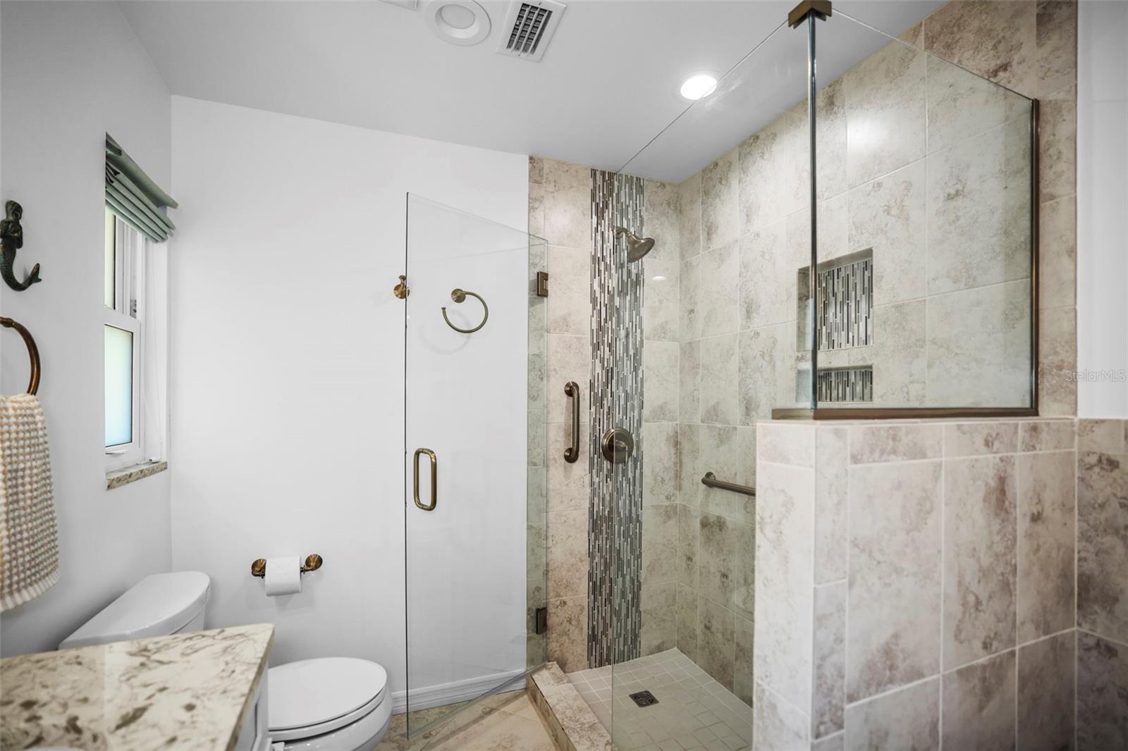 JUNGLE SHORES - Residential