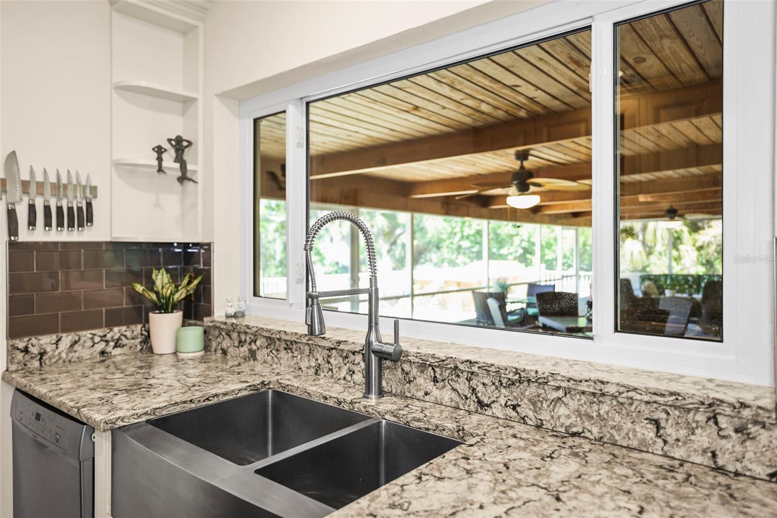 JUNGLE SHORES - Residential