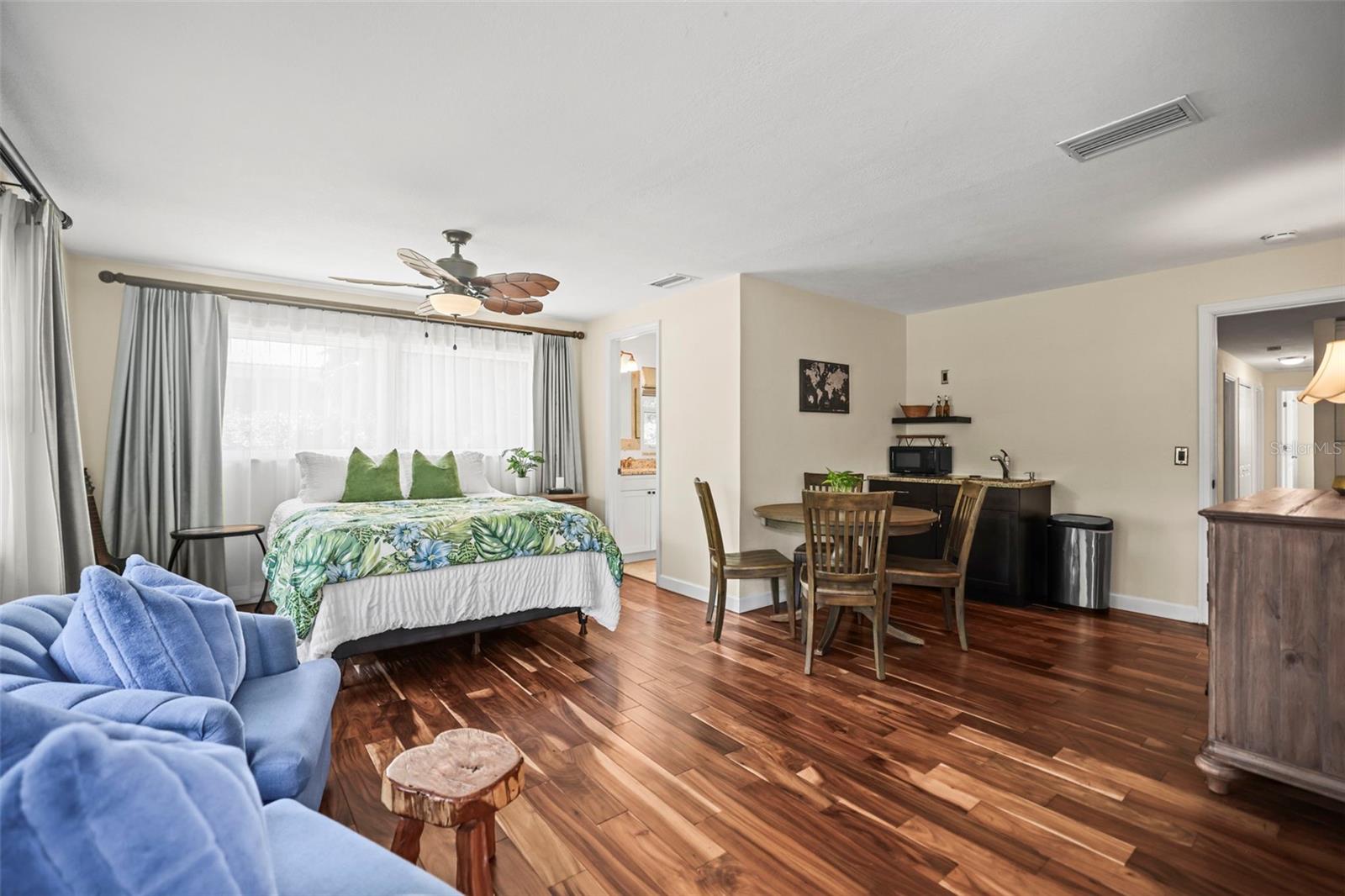 JUNGLE SHORES - Residential