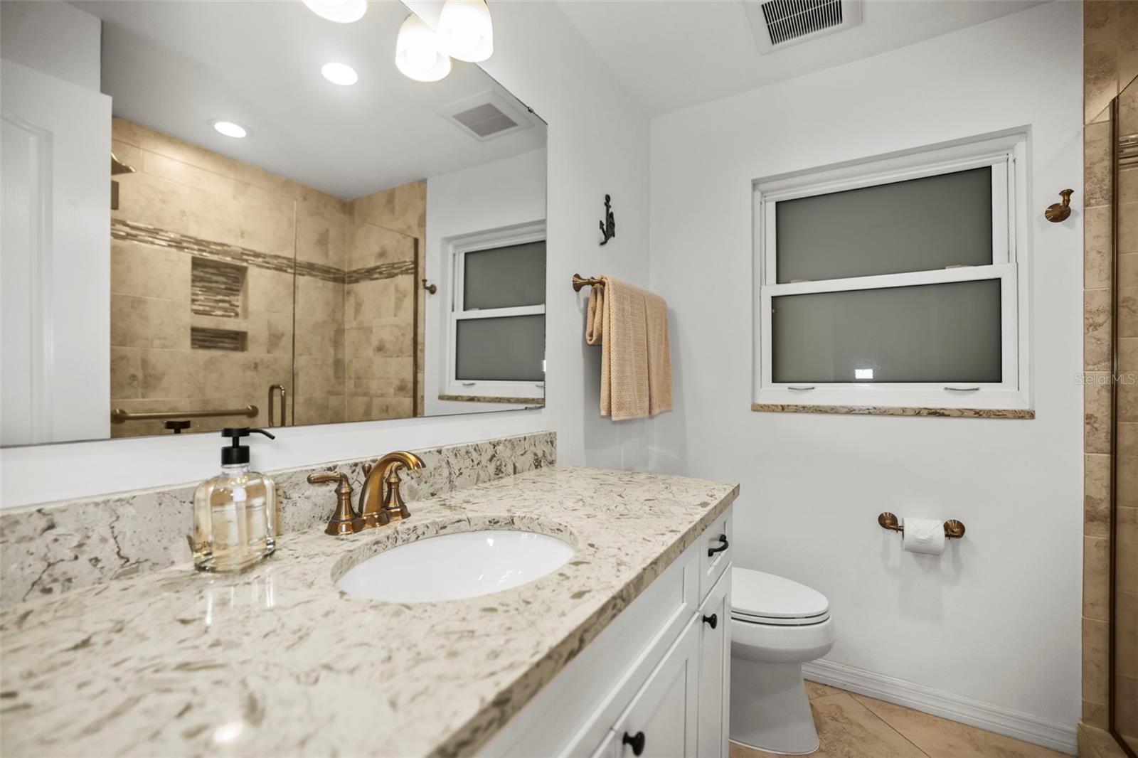 JUNGLE SHORES - Residential