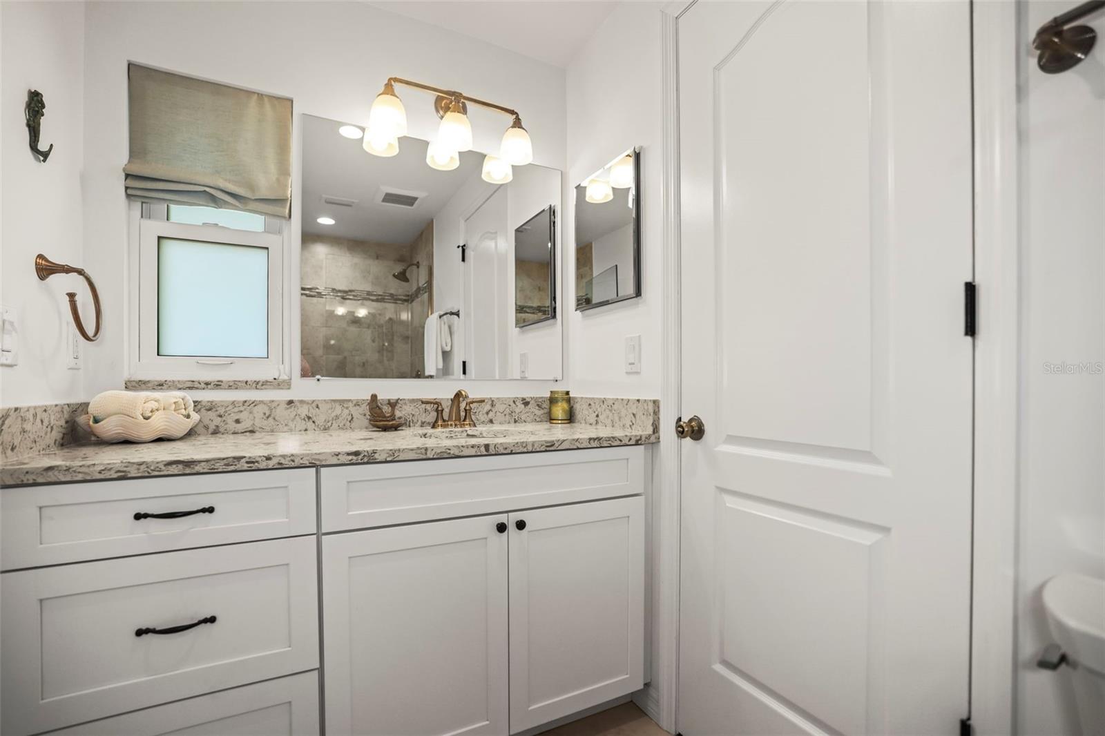 JUNGLE SHORES - Residential