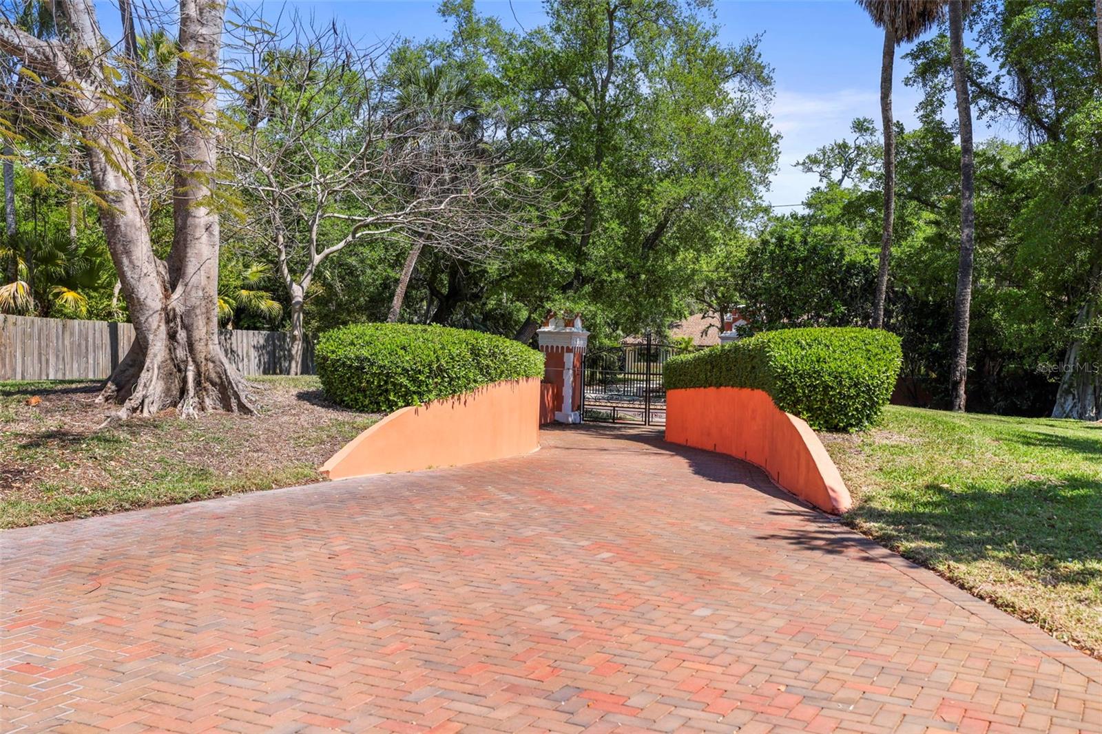 JUNGLE SHORES - Residential