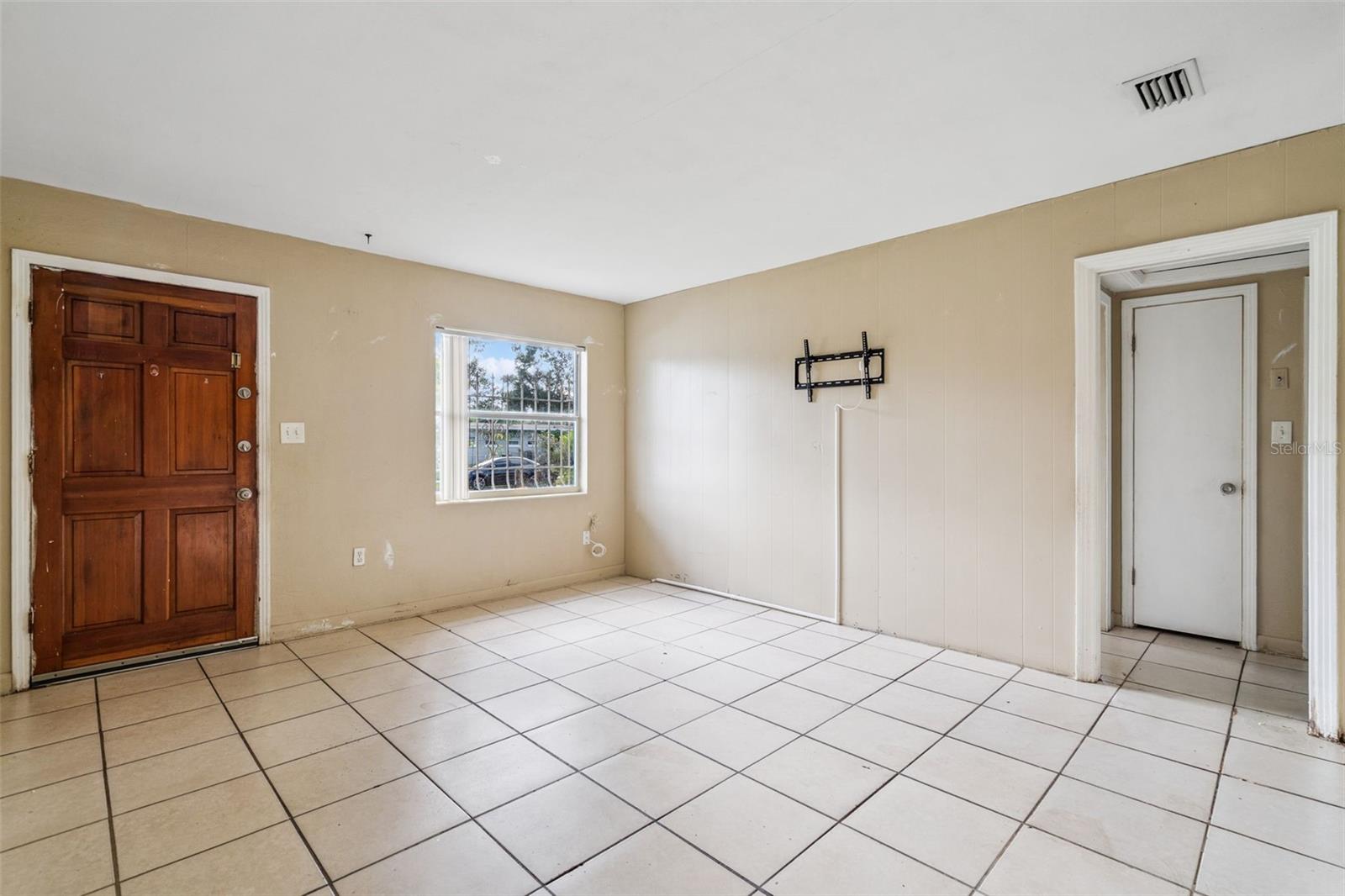 PINE HILLS SUB 11 - Residential Lease