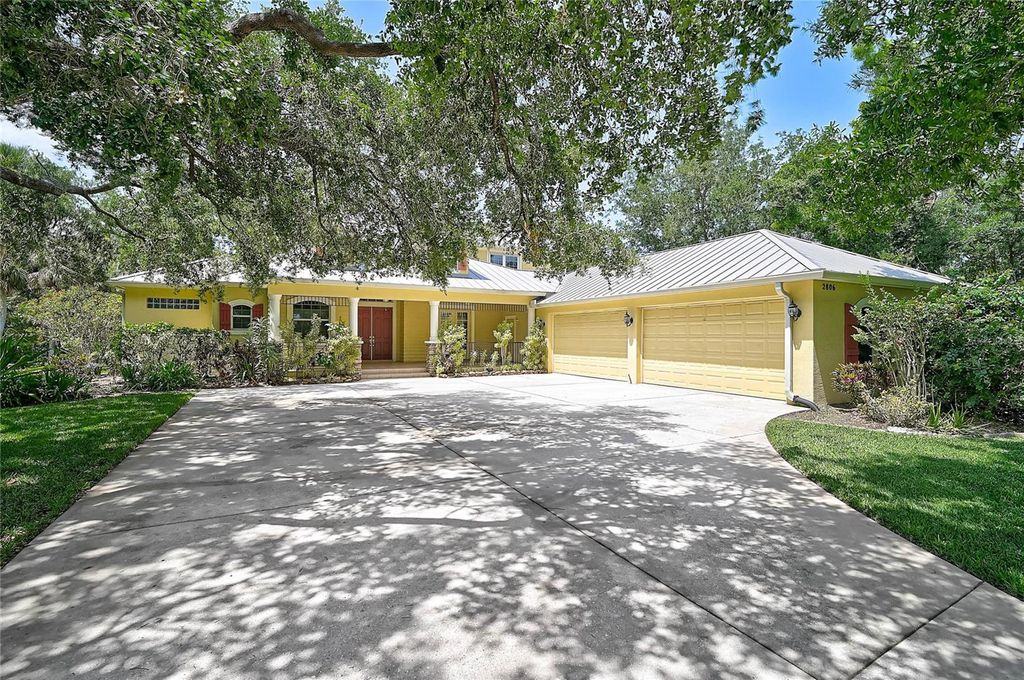 Photo of 2806 Norwood Lane, Venice, FL 34292 (MLS # A4693554)