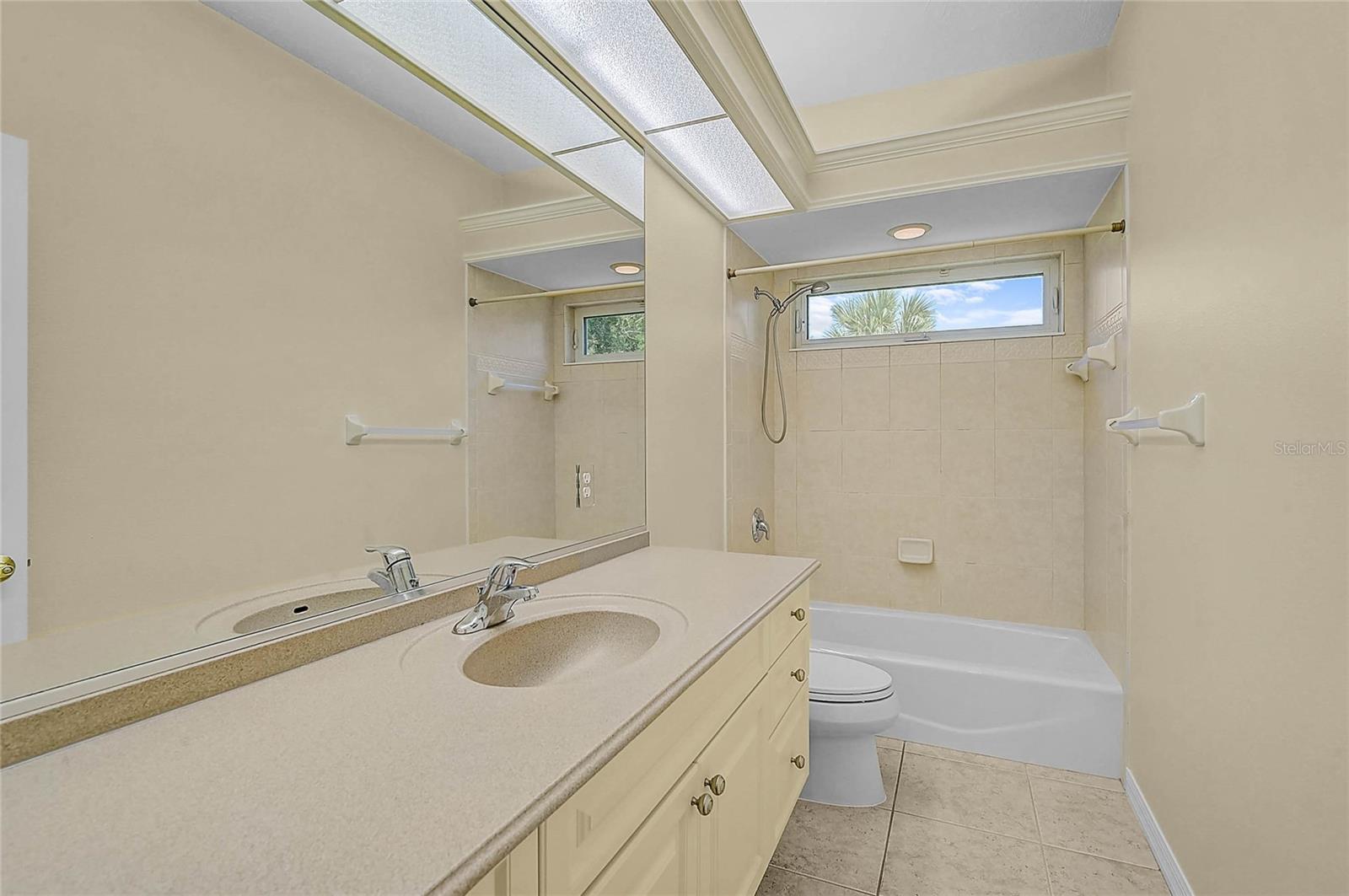 VENICE ACRES - Residential