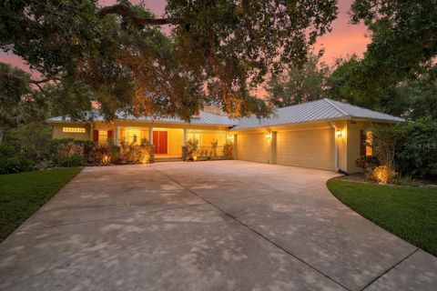 Photo of 2806 Norwood Lane, Venice, FL 34292 (MLS # A4693554)