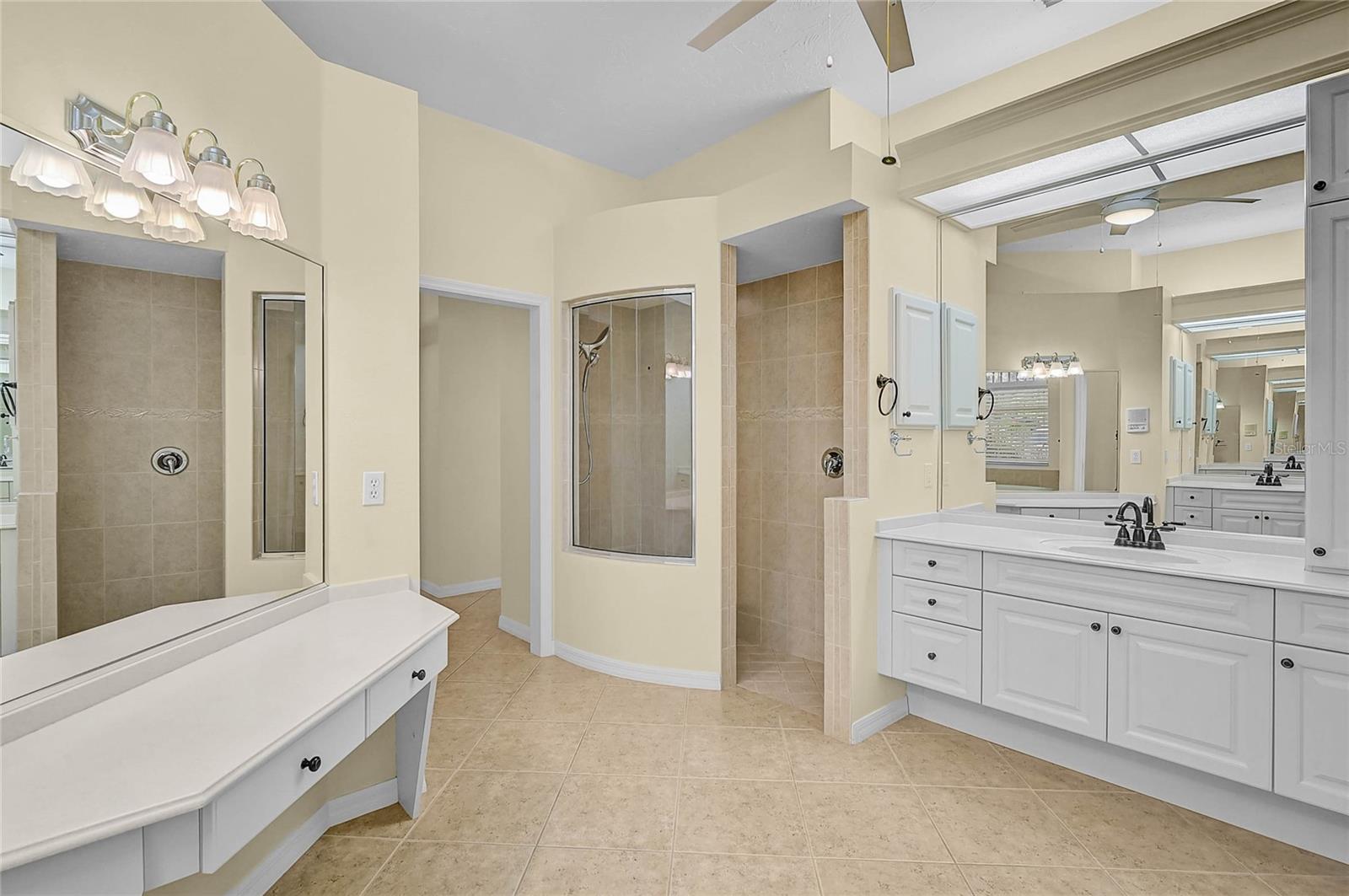 VENICE ACRES - Residential