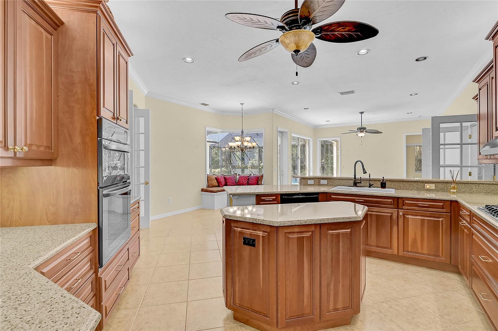 VENICE ACRES - Residential