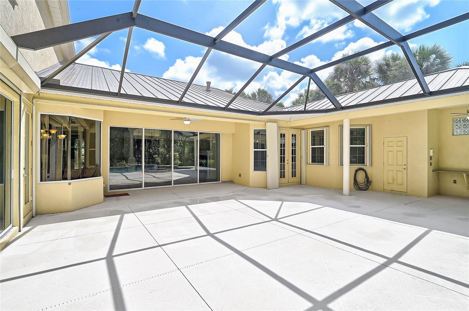 VENICE ACRES - Residential