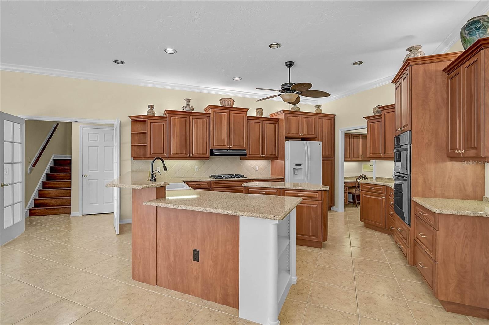 VENICE ACRES - Residential