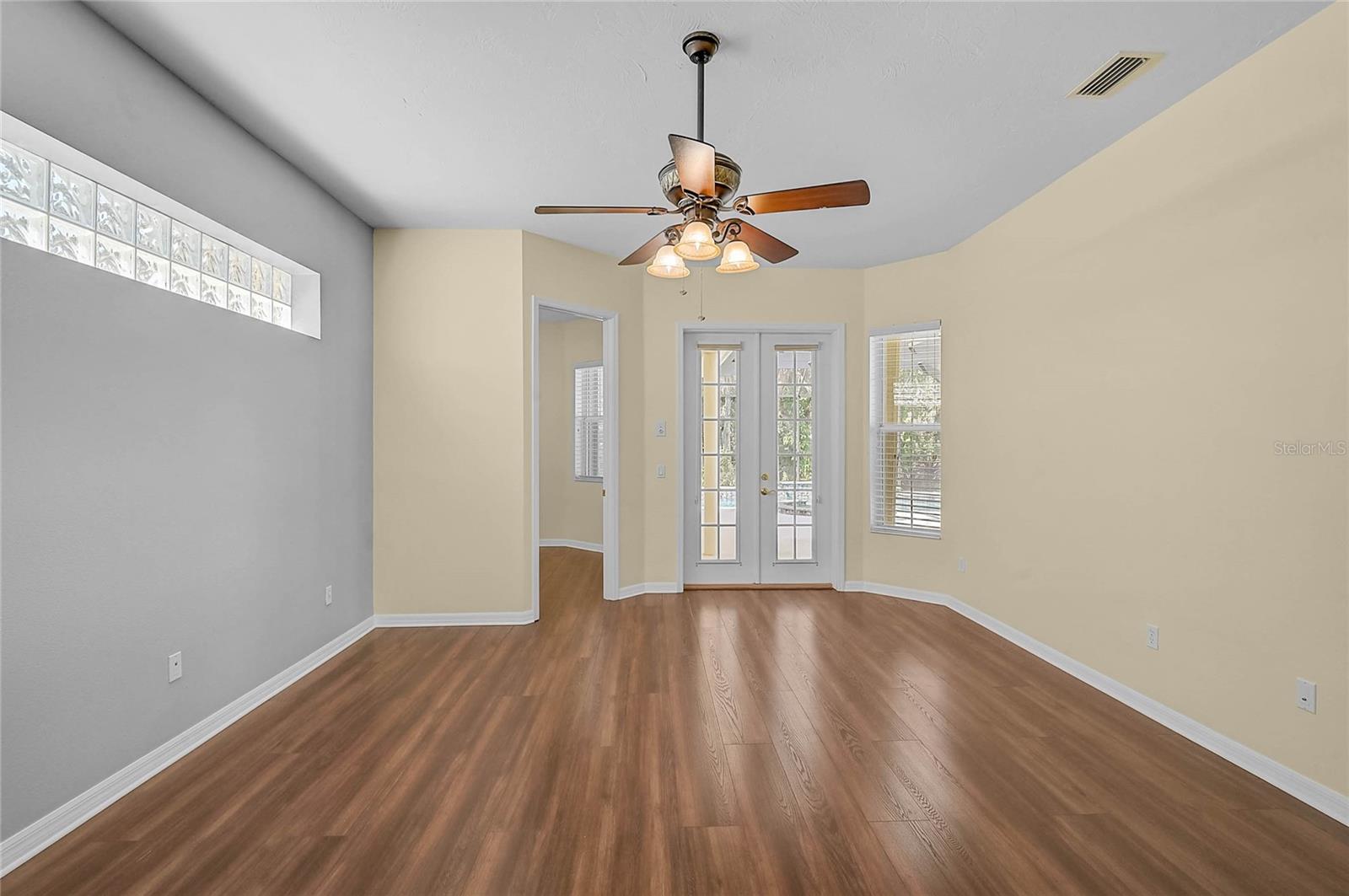 VENICE ACRES - Residential
