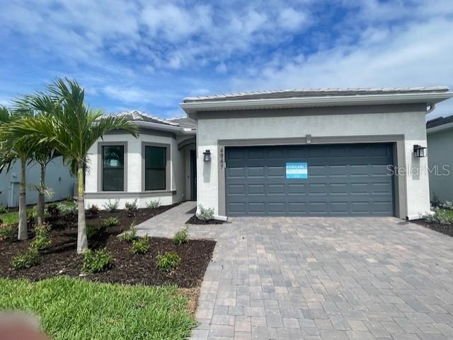 Move into Lakewood Ranch's newest resort style community with 12 pickleball courts including 8 that are covered! Resort style pool, resistance pool, lifestyle director, bar restaurant and more will be yours to enjoy when calling Del Webb Catalina home!