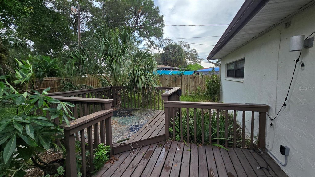 Photo of 1600 Delaware Avenue NE, St Petersburg, FL 33703 (MLS # TB8558103)