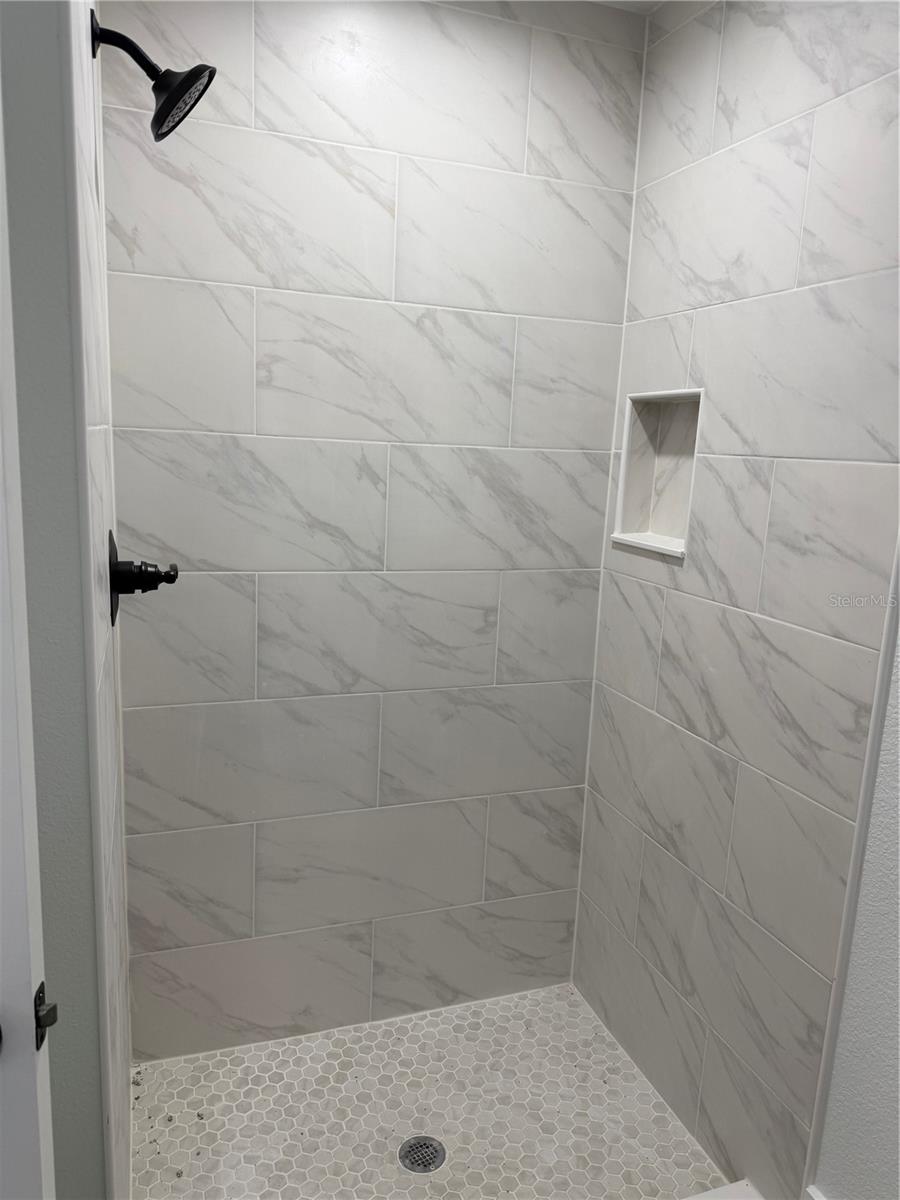 SILVER SPGS SHORES UN 42 - Residential