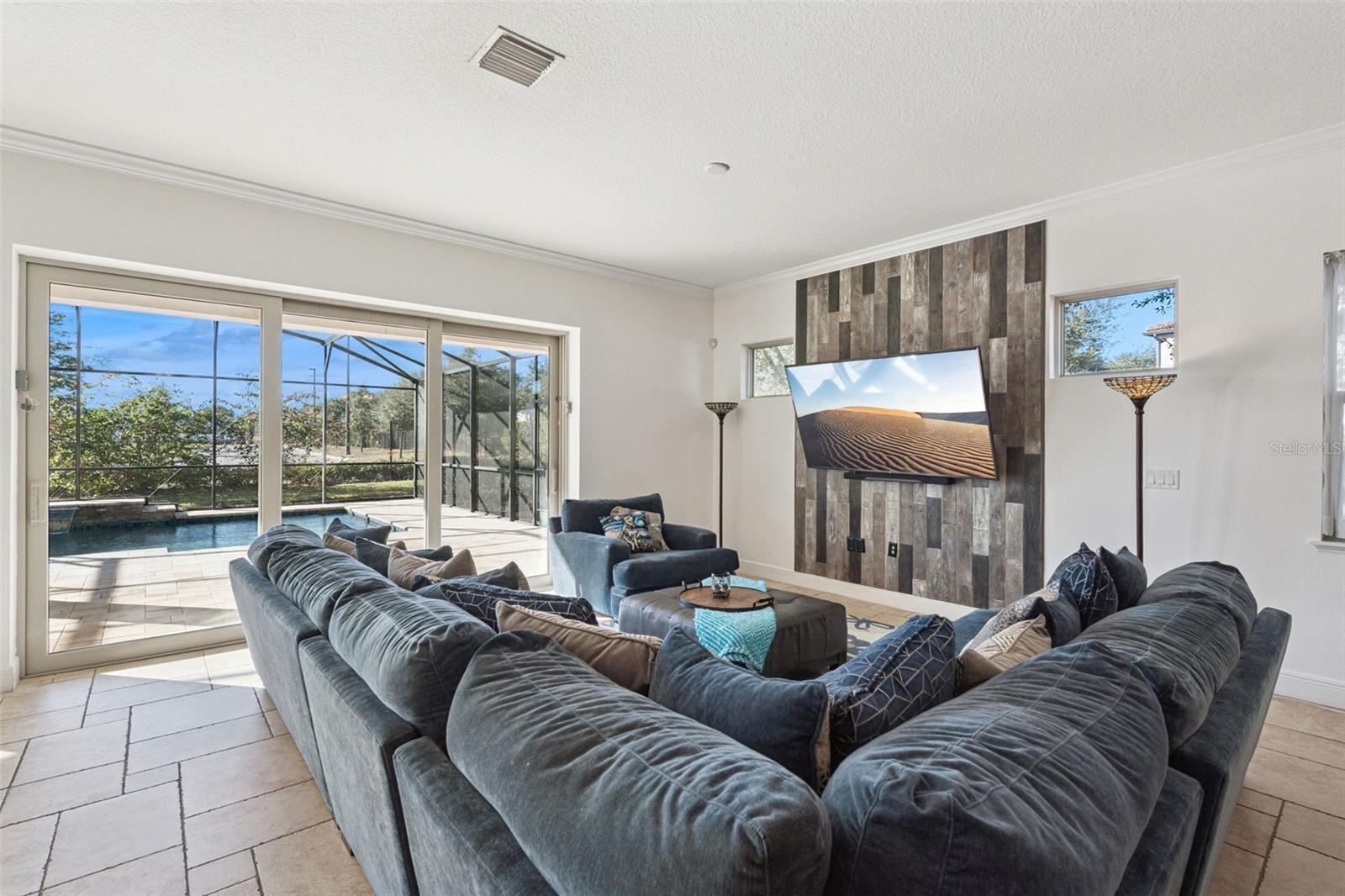 LAKESHORE PRESERVE - Residential