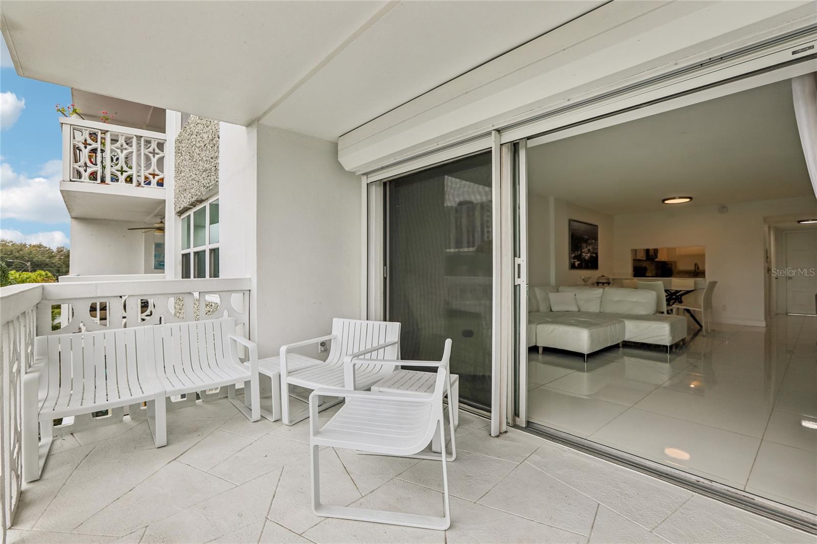 1100 N SHORE DRIVE NE 304