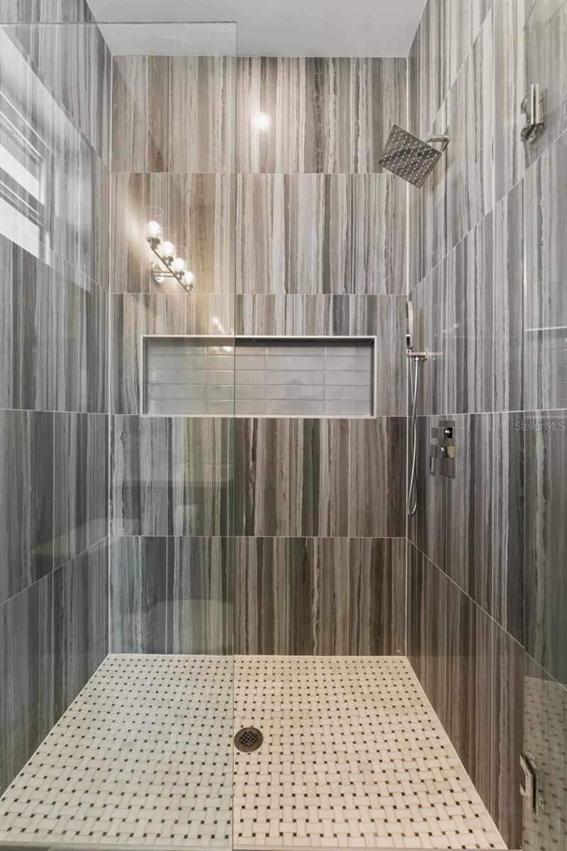 DAVIS ISLANDS PB10 PG52 TO 57 - Residential