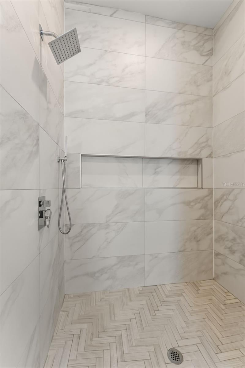 DAVIS ISLANDS PB10 PG52 TO 57 - Residential