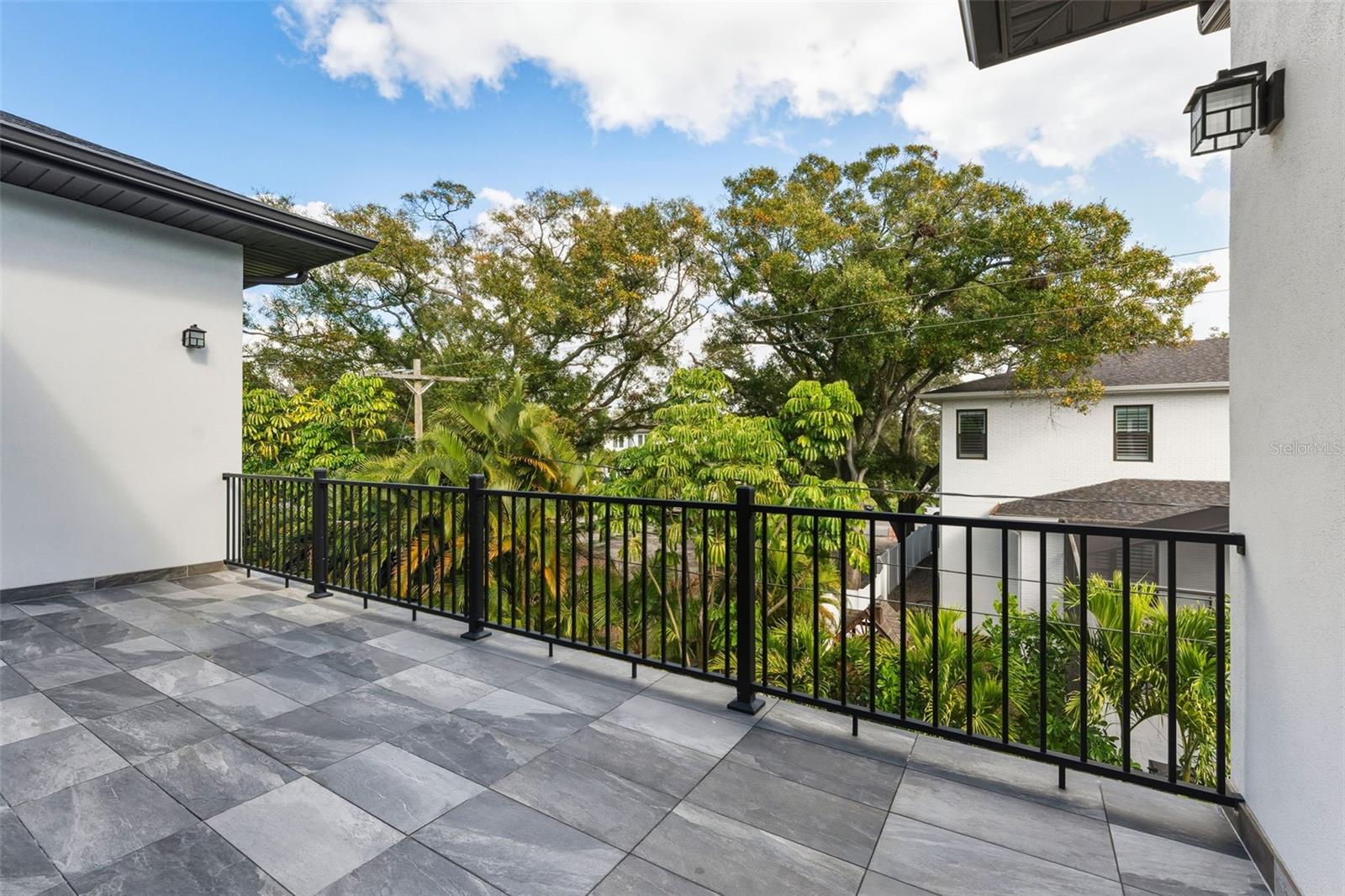 DAVIS ISLANDS PB10 PG52 TO 57 - Residential