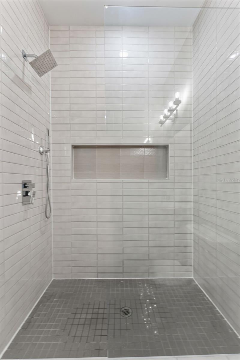 DAVIS ISLANDS PB10 PG52 TO 57 - Residential