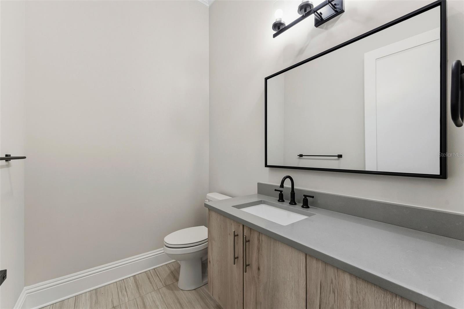 DAVIS ISLANDS PB10 PG52 TO 57 - Residential