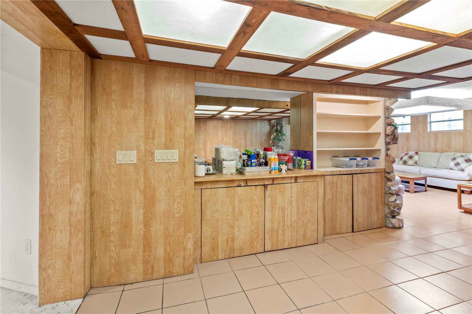 SOUTH GATE MANOR - Residential