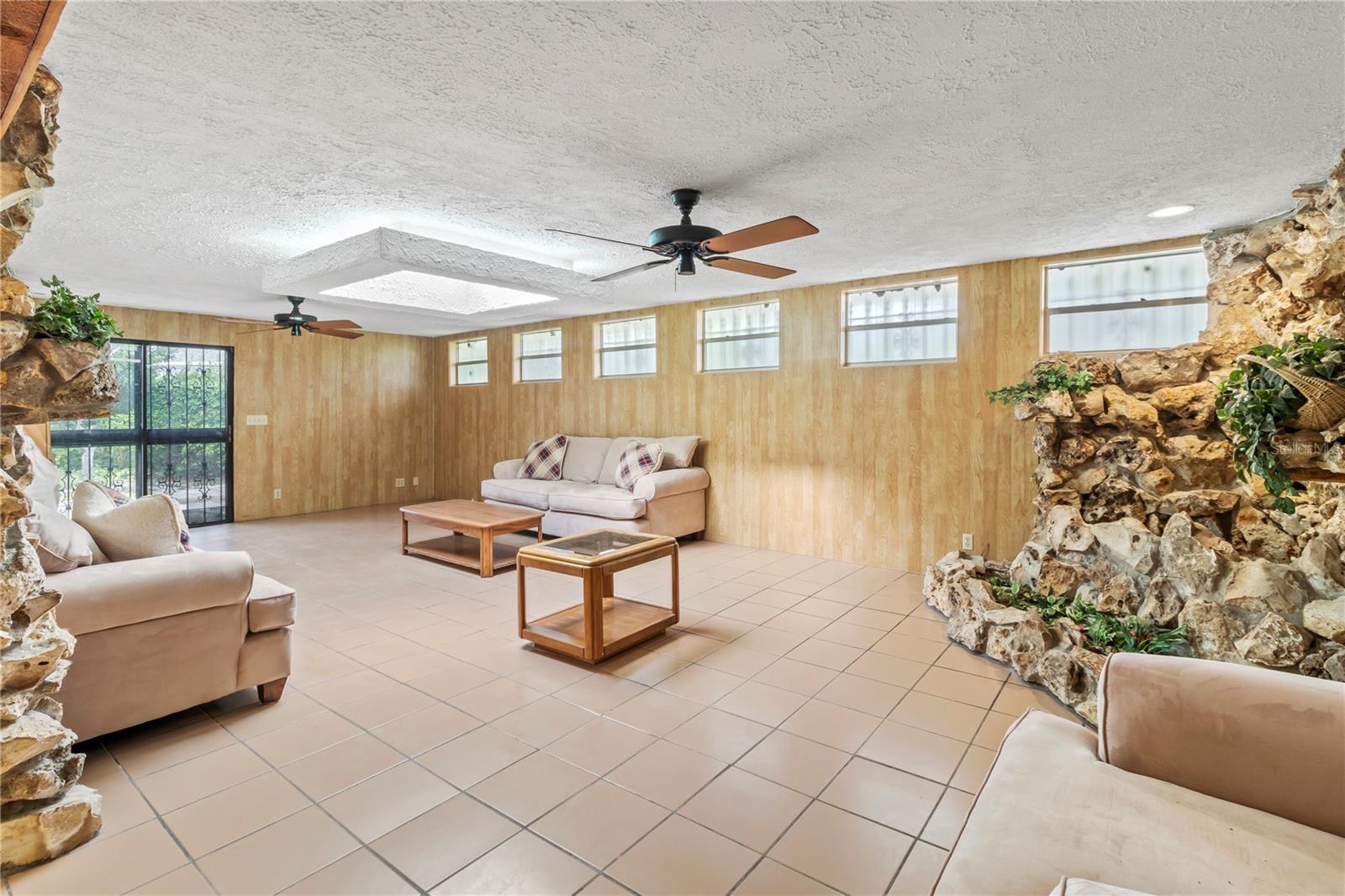 SOUTH GATE MANOR - Residential