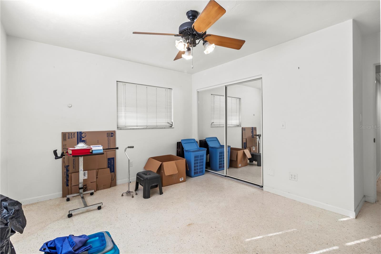 SOUTH GATE MANOR - Residential