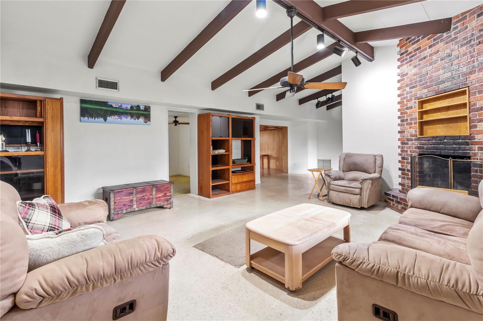3205 BOUGAINVILLEA STREET