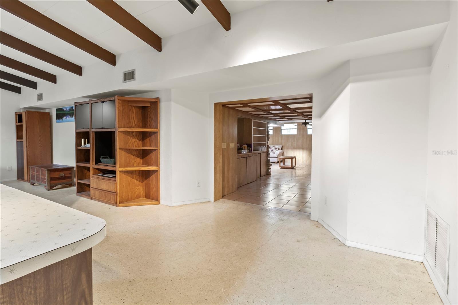 SOUTH GATE MANOR - Residential