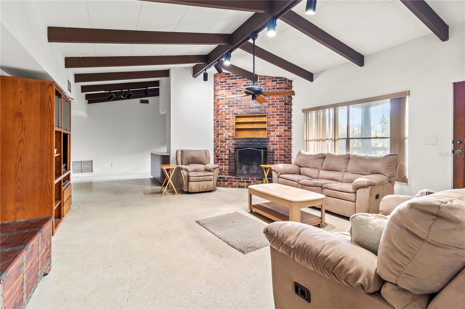 SOUTH GATE MANOR - Residential