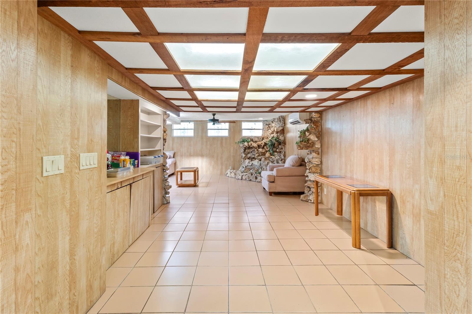 SOUTH GATE MANOR - Residential